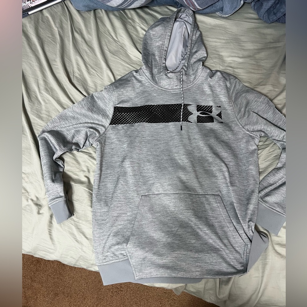 Under armour sweatshirt